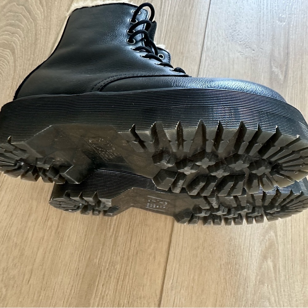 DOC MARTEN Jadon Black Leather Faux Fur Lined Platform Boot - Picture 13 of 14